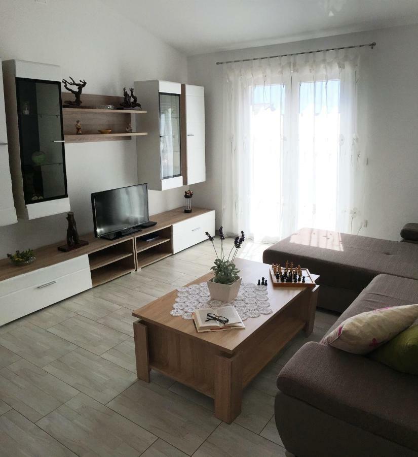 Apartment Marica Posedarje Exterior foto